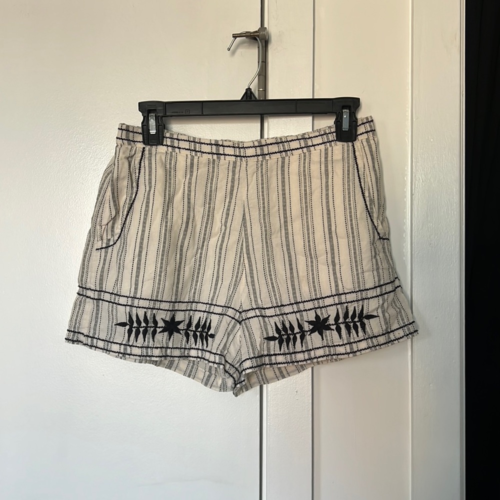 American Eagle Outfitters Cream and Black Striped Boho Cotton Shorts — Size: S